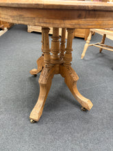 Load image into Gallery viewer, Antique Pine Table