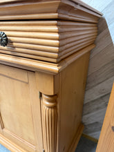 Load image into Gallery viewer, Pine Sideboard