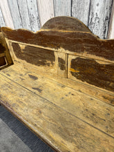 Load image into Gallery viewer, Distressed Settle