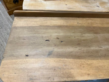 Load image into Gallery viewer, Hall Table / Washstand