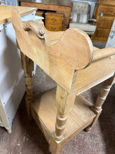 Load image into Gallery viewer, Victorian Pine Washstand