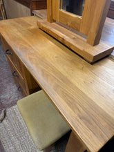 Load image into Gallery viewer, Oak Dressing Table Set