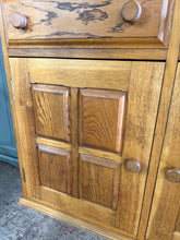 Load image into Gallery viewer, Heavy Oak Dresser