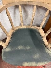 Load image into Gallery viewer, Captains Chair