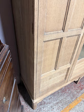 Load image into Gallery viewer, Waring & Gillow Oak Wardrobe