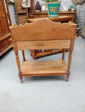 Load image into Gallery viewer, Pine Washstand