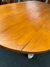 Load image into Gallery viewer, Solid Pine Oval Table
