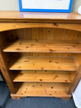 Load image into Gallery viewer, Pine Bookcase