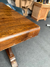Load image into Gallery viewer, Solid Oak Table