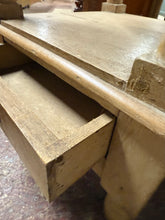 Load image into Gallery viewer, Victorian Pine Washstand