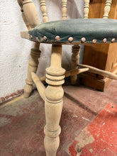 Load image into Gallery viewer, Captains Chair
