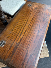 Load image into Gallery viewer, Oak Blanket Box