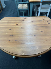 Load image into Gallery viewer, Drop Leaf Dining Table