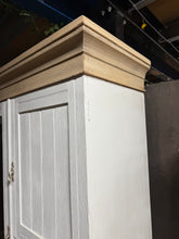 Load image into Gallery viewer, Country Oak Wardrobe
