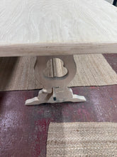 Load image into Gallery viewer, Oak Dining Table