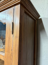 Load image into Gallery viewer, Hardwood Display Unit