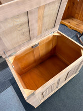 Load image into Gallery viewer, Stripped Oak Blanket Box