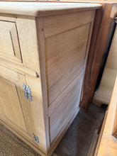 Load image into Gallery viewer, Solid Oak Sideboard