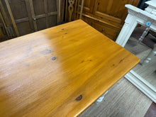 Load image into Gallery viewer, Solid Pine Table