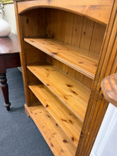 Load image into Gallery viewer, Pine Bookcase
