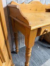 Load image into Gallery viewer, Solid Pine Washstand