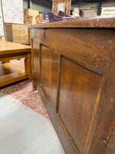 Load image into Gallery viewer, Oak Coffer