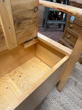 Load image into Gallery viewer, Vintage Pine Bench
