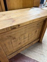 Load image into Gallery viewer, Planked Blanket Box