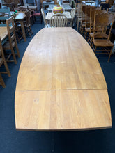 Load image into Gallery viewer, Extendable Dining Table