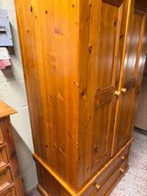 Load image into Gallery viewer, Solid Pine Wardrobe