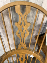 Load image into Gallery viewer, Windsor Armchair