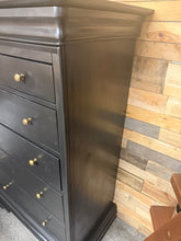 Load image into Gallery viewer, Willis & Gambier Drawers