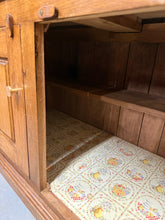 Load image into Gallery viewer, Oak Dresser