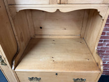 Load image into Gallery viewer, Victorian Pine Compactum