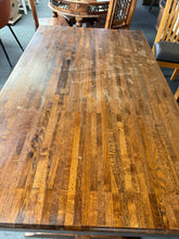 Load image into Gallery viewer, Solid Oak Table
