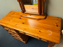 Load image into Gallery viewer, Pine Dressing Table