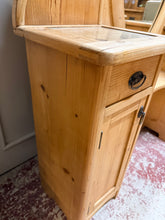 Load image into Gallery viewer, Antique Pine Dressing Table
