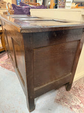 Load image into Gallery viewer, Oak Coffer