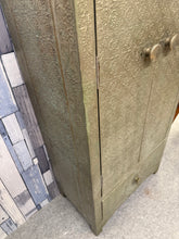 Load image into Gallery viewer, Middle Eastern Style Cupboard