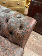 Load image into Gallery viewer, Leather Armchair