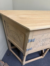 Load image into Gallery viewer, Oak Hall Table