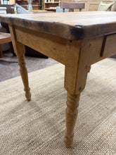 Load image into Gallery viewer, Victorian Pine Scrub Top Table