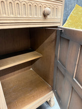 Load image into Gallery viewer, Oak Drinks Cabinet