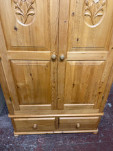Load image into Gallery viewer, Solid Pine Wardrobe