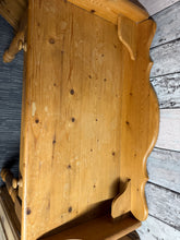 Load image into Gallery viewer, Solid Pine Washstand