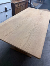 Load image into Gallery viewer, Stripped Oak Table