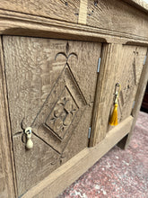 Load image into Gallery viewer, Stripped Oak Blanket Box