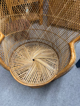 Load image into Gallery viewer, Rattan Peacock Chair