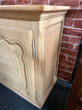 Load image into Gallery viewer, Carved Sideboard