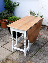 Load image into Gallery viewer, Gate Leg Table